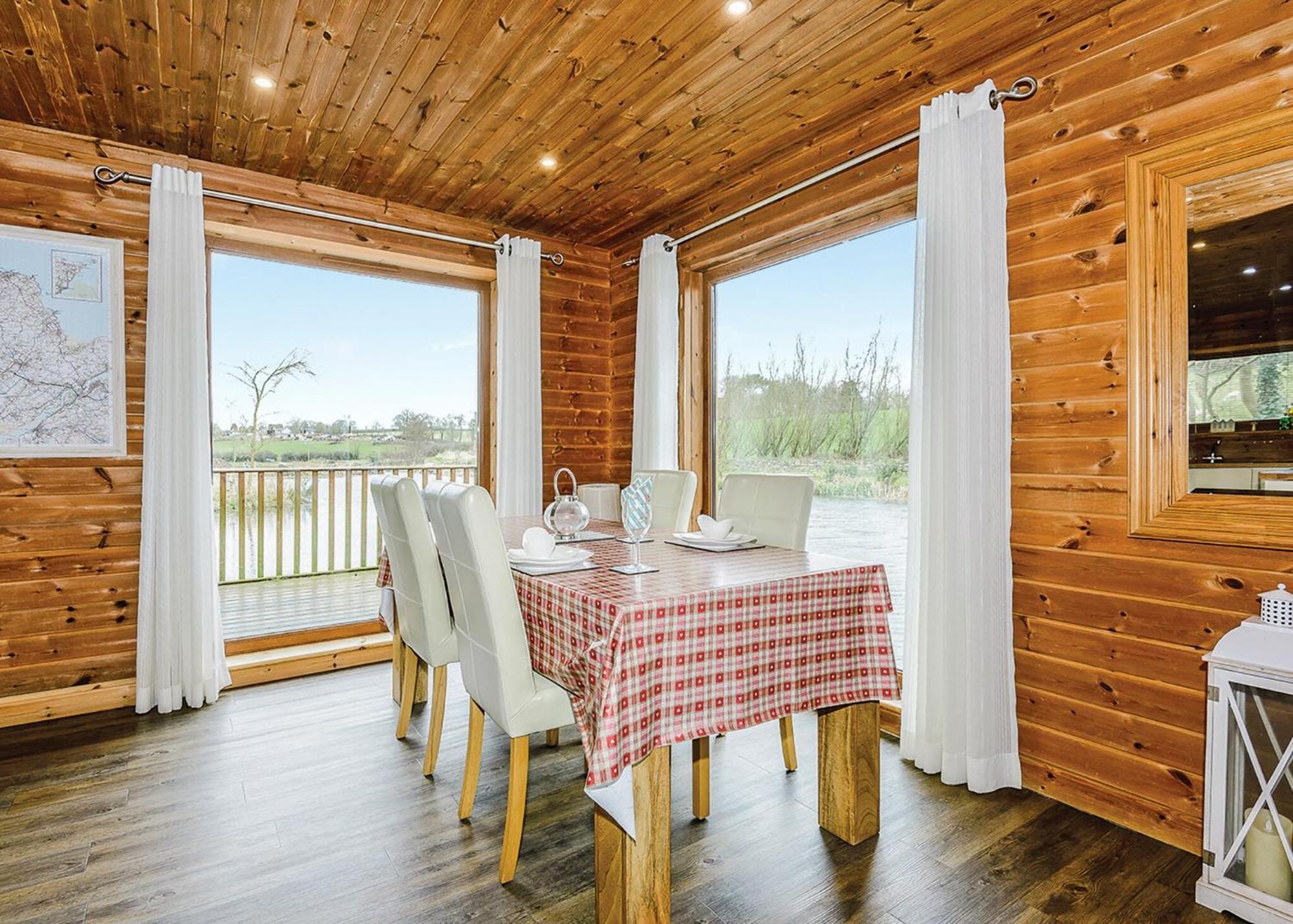 Anglesey Lakeside Lodges Menai Bridge Room photo
