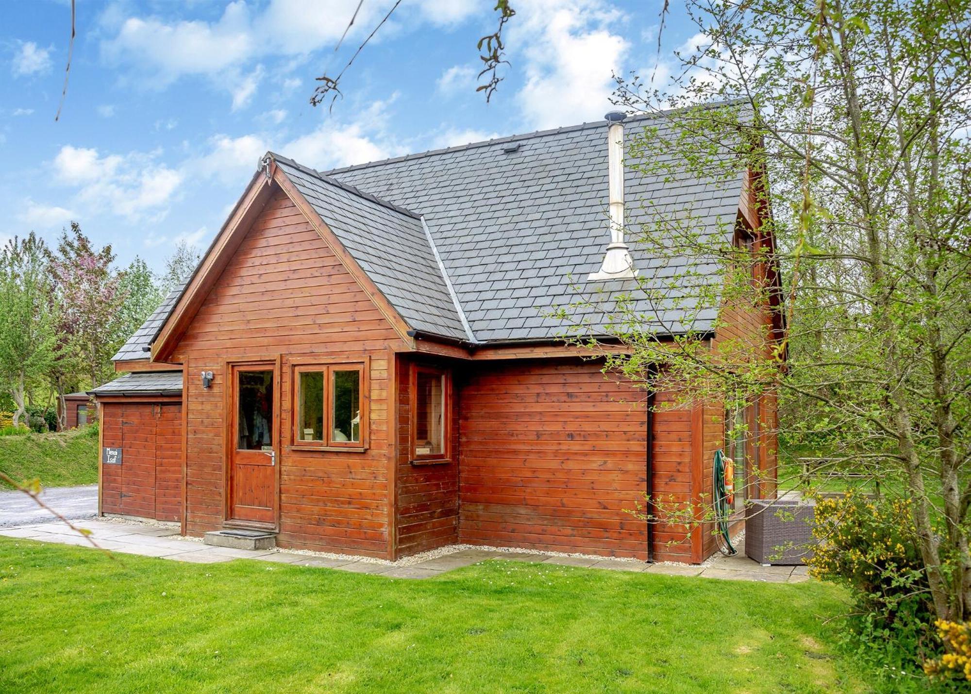 Anglesey Lakeside Lodges Menai Bridge Room photo