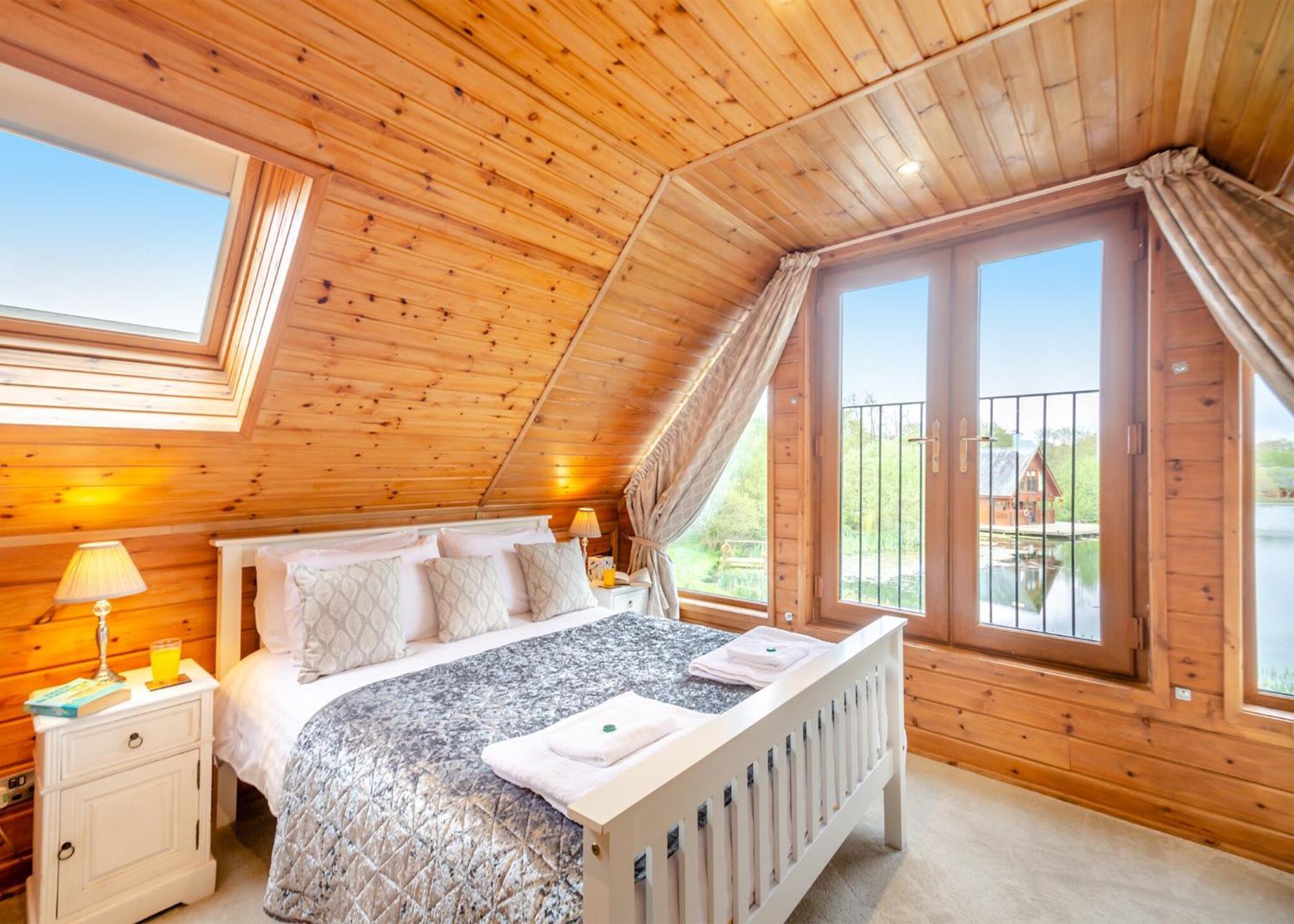 Anglesey Lakeside Lodges Menai Bridge Room photo
